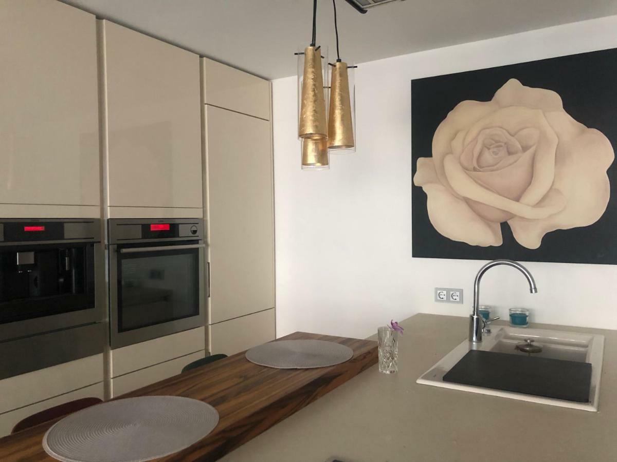 Luxurious 2 Bedroom Old Apartamento Munique