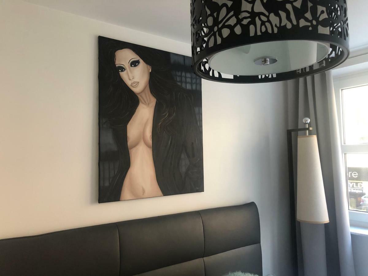Luxurious 2 Bedroom Old Apartamento *